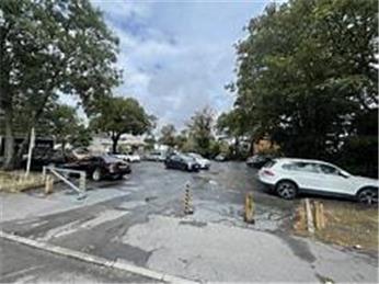 Walnut Tree Avenue Car Park